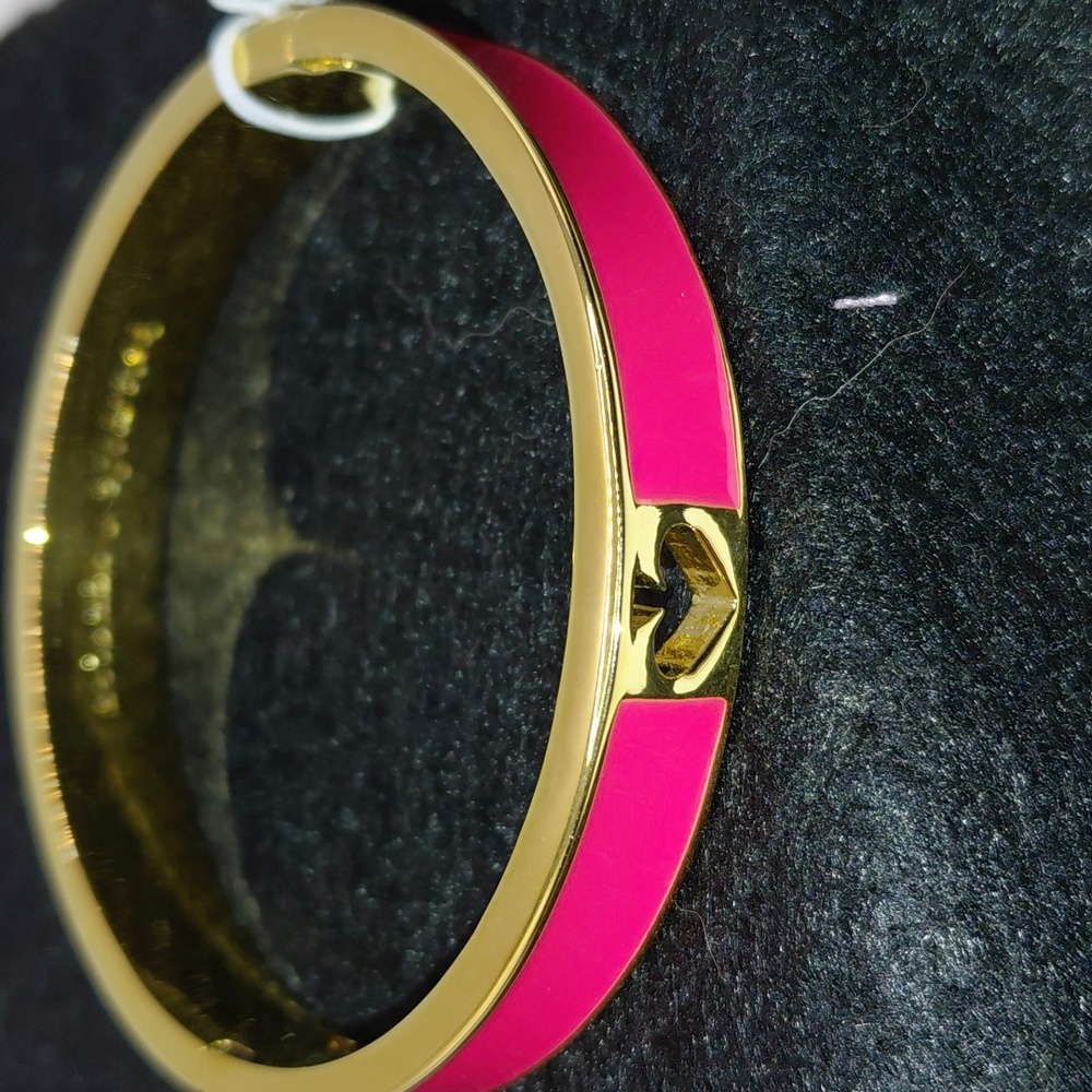 NEW Kate Spade Hole Punch Spade 10mm Hinge Bangle Bracelet Coral Enamel